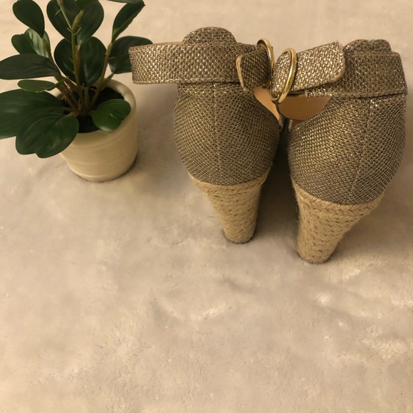 GUESS STILL ESPADRILLE WEDGE SANDAL - Picture 7 of 7